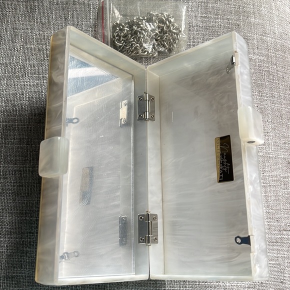 COPY - Edie Parker Inspired Bride wedding clutch with interior mirror and chain - Picture 4 of 5